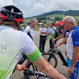 Zväčšiť fotografiu - Dohňany – púchov trophy maratón po prestávke opäť prilákal stovky cyklistov - 20230701_103714
