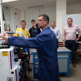 Zväčšiť fotografiu - Dubnická priemyslovka s novými dielňami a technologickým vybavením - 20220627_TSK_215w