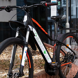 Zväčšiť fotografiu - Ekologické pracovné cesty na dvoch kolesách - TSK_elektrobicykel_mini (12 of 12)