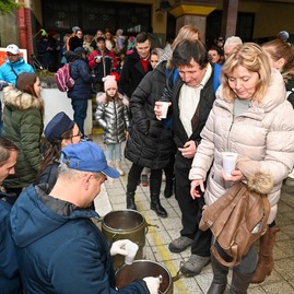 Zväčšiť fotografiu - Električka na sviatok opäť vyjde na koľaje - Zmensene_trojkralova_2023__42_
