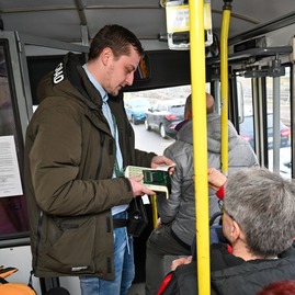 Zväčšiť fotografiu - Električka na sviatok opäť vyjde na koľaje - Zmensene_trojkralova_2023__7_
