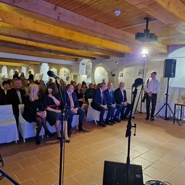 Zväčšiť fotografiu - Flores musarum vyzdvihlo osobnosti z oblasti kultúry - 20231016_170427