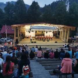 Zväčšiť fotografiu - Folklór opäť po roku spojil dva bratské národy - IMG_20210717_204642_1