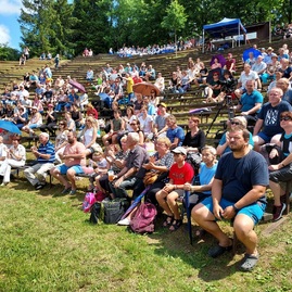 Zväčšiť fotografiu - Folklórna sobota v podaní jubilejných trenčianskych folklórnych slávností či festivalu dychových hudieb - 20220604_141002
