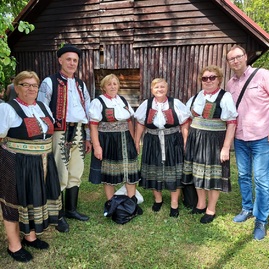 Zväčšiť fotografiu - Folklórna sobota v podaní jubilejných trenčianskych folklórnych slávností či festivalu dychových hudieb - 20220604_152404