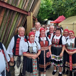 Zväčšiť fotografiu - Folklórna sobota v podaní jubilejných trenčianskych folklórnych slávností či festivalu dychových hudieb - 20220604_153028