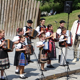 Zväčšiť fotografiu - Folklórna sobota v podaní jubilejných trenčianskych folklórnych slávností či festivalu dychových hudieb - IMG_0012