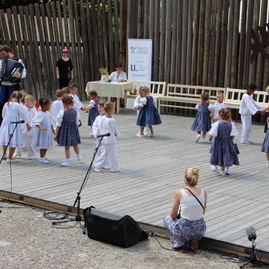 Zväčšiť fotografiu - Folklórna sobota v podaní jubilejných trenčianskych folklórnych slávností či festivalu dychových hudieb - IMG_0021