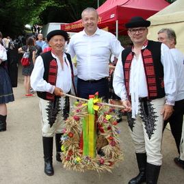 Zväčšiť fotografiu - Folklórna sobota v podaní jubilejných trenčianskych folklórnych slávností či festivalu dychových hudieb - IMG_0070