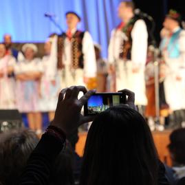 Folklórne podujatia v trenčianskom kraji roztočili sukne desiatkam folkloristiek - FS_LIBORCAN