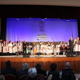 Folklórne podujatia v trenčianskom kraji roztočili sukne desiatkam folkloristiek - FS_LIBORCAN (4)
