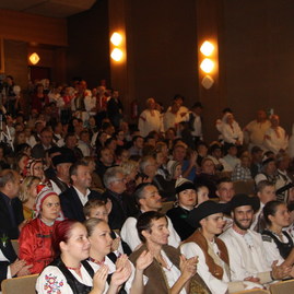 Folklórne podujatia v trenčianskom kraji roztočili sukne desiatkam folkloristiek - NOSITELIA TRADICII (4)_resize