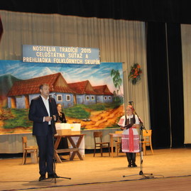 Folklórne podujatia v trenčianskom kraji roztočili sukne desiatkam folkloristiek - NOSITELIA TRADICII_resize
