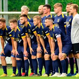 Zväčšiť fotografiu - Futbal v najväčšej obci trenčianskeho kraja oslavuje 70 rokov - zdroj - FB FK Belusa - zapas s Duklou Trenčín 1