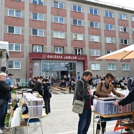 Zväčšiť fotografiu - Galéria jabloň vrátila návštevníkov v čase