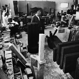 Zväčšiť fotografiu - Galéria otvára výstavu venovanú zakladateľskej osobnosti moderného slovenského sochárstva.