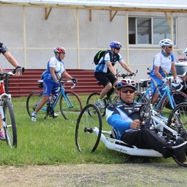 Hendikepovaní cyklisti a známe osobnosti prebicyklovali v rámci parasport24 tour slovenskom približne 400 kilometrov. aby pomáhali... - IMG_0161