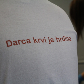 Historicky prvá vianočná kvapka krvi prilákala do priestorov úradu aj prvodarcov - IMG_3544