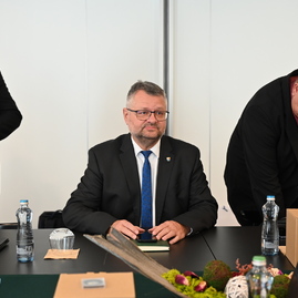 Zväčšiť fotografiu - Hlavní kontrolóri diskutovali o pripravovanej legislatíve