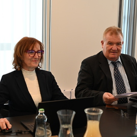Zväčšiť fotografiu - Hlavní kontrolóri diskutovali o pripravovanej legislatíve