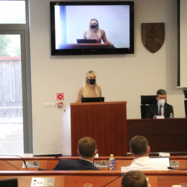 Zväčšiť fotografiu - Hospodárenie kraja bolo aj v prvom polroku 2021 ovplyvnené pandémiou, z tsk reaguje na pripravovanú optimalizáciu siete nemocníc - IMG_2592