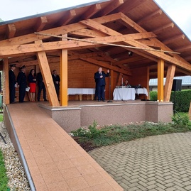Zväčšiť fotografiu - Hviezdicový výstup na maguru otvoril turistickú sezónu, hasiči v lúkach oslávili jubileum - 20220507_125919