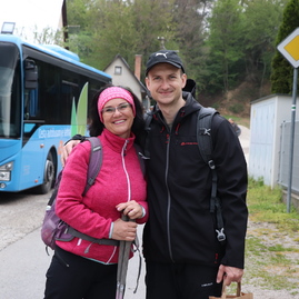 Zväčšiť fotografiu - Hviezdicový výstup na maguru otvoril turistickú sezónu, hasiči v lúkach oslávili jubileum - IMG_7940
