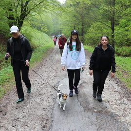 Zväčšiť fotografiu - Hviezdicový výstup na maguru otvoril turistickú sezónu, hasiči v lúkach oslávili jubileum - IMG_7955