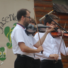 Jasenica počas víkendu žila folklórom, dolinou sa nieslo jasenické nôtenie - IMG_7790
