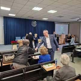 Zväčšiť fotografiu - K ženám by sme sa mali správať s úctou - 20230307_132912