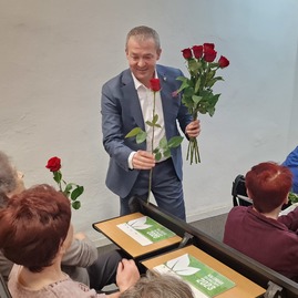 Zväčšiť fotografiu - K ženám by sme sa mali správať s úctou - 20230307_135616