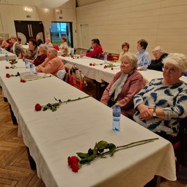 Zväčšiť fotografiu - K ženám by sme sa mali správať s úctou - 20230307_154307