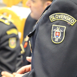 Kniha o dobrovoľných hasičoch v trenčianskom kraji je pokrstená. jej krstným otcom sa stal generálny sekretár dpo vendelín horváth. - IMG_9870