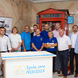 Knižná búdka ponúka pacientom bojnickej nemocnice dve stovky kníh, ktoré im spríjemnia čakanie na vyšetrenie - DSC_2957