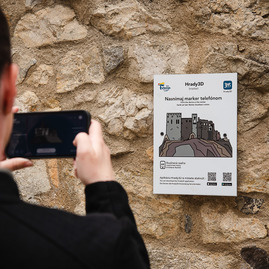 Zväčšiť fotografiu - Kocr trenčín región prinesie ochutnávku kraja na veľtrhu cestovného ruchu - aplikacia_hrady_3d_prinasa_novu_rozsirenu_realitu_hradov_beckov_a_cachtice-profile-981f8890f5f801fdd230f84658f60598