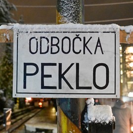 Zväčšiť fotografiu - Koniec minuloročnej sezóny trez bol pekelný, no s dobrým koncom - Mikulášska električka 2023 (16)