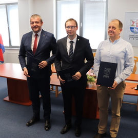Zväčšiť fotografiu - Kraj aj mesto partnermi nového projektu trenčianskej univerzity a. dubčeka - IMG_5325