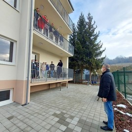 Zväčšiť fotografiu - Kraj v mene klientov zariadení sociálnych služieb ďakuje mestu púchov - 20211216_102020_1