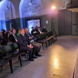 Zväčšiť fotografiu - Kraje predstavili svoje inovácie - 20240221_120933