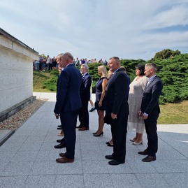 Zväčšiť fotografiu - Krajské oslavy 79.výročia snp na jankovom vŕšku nám pripomenuli dôležitosť slobody - 20230826_160145