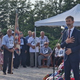 Zväčšiť fotografiu - Krajské oslavy 79.výročia snp na jankovom vŕšku nám pripomenuli dôležitosť slobody - 20230826_162321