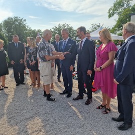 Zväčšiť fotografiu - Krajské oslavy 79.výročia snp na jankovom vŕšku nám pripomenuli dôležitosť slobody - 20230826_162536