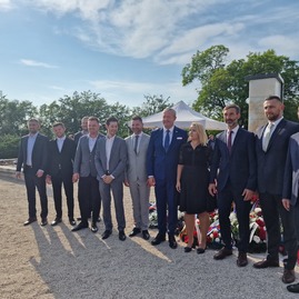Zväčšiť fotografiu - Krajské oslavy 79.výročia snp na jankovom vŕšku nám pripomenuli dôležitosť slobody - 20230826_163516