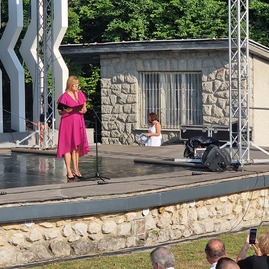 Zväčšiť fotografiu - Krajské oslavy 79.výročia snp na jankovom vŕšku nám pripomenuli dôležitosť slobody - 20230826_165528