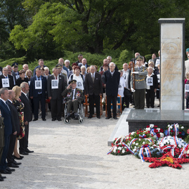 Zväčšiť fotografiu - Krajské oslavy snp na jankovom vŕšku aj tento rok - 35 T - JANKOV VRSOK SNP