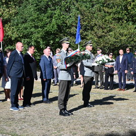 Zväčšiť fotografiu - Krajské oslavy snp na vrchu roh pripomenuli odvahu a odkaz hrdinov povstania