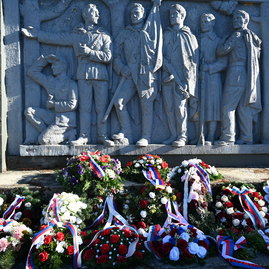 Zväčšiť fotografiu - Krajské oslavy snp na vrchu roh pripomenuli odvahu a odkaz hrdinov povstania