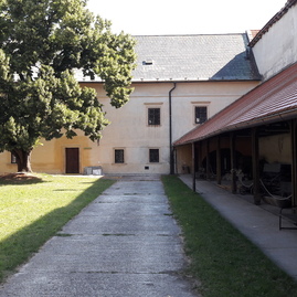 Zväčšiť fotografiu - Krajskú dominantu za prvý polrok navštívilo 74 tisíc ľudí - slachticke-sidlo-rodu-ambro-kuria-ambrovec-beckov (2)