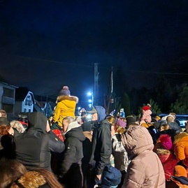 Zväčšiť fotografiu - Lampášiky šťastia počas víkendu rozsvietili veľký klíž - 20231118_171101