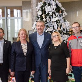 Zväčšiť fotografiu - Láska a pomoc druhým rozžiarili župný vianočný stromček - TSK_vianočný stromček 2021_mini (73 of 84)